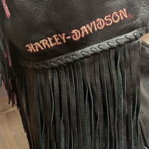 Harley-Davidson leather Halterfringe Black and Red Graphic Crop Top - Picture 5 of 16